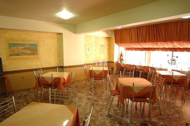 Vienna Hotel 2*